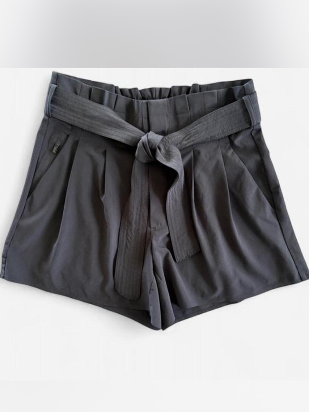 Athleta Skyline Short II Black Paperbag Belted Travel Shorts Size 0 NWOT